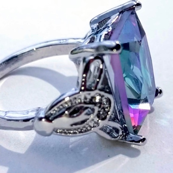 4.3 CT Simulated Mystic Topaz Ring Healing mystic fire ,rainbow, Alaska topaz - Picture 2 of 4